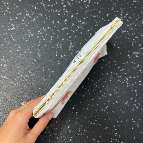 CHARLOTTE TILBURY | 1ST EDITION LIP PRINT CANVAS MAKEUP BAG NWOT - Picture 6 of 8